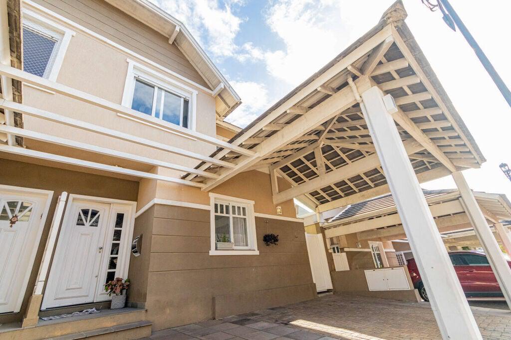 Casa de condomínio 3 dormitórios