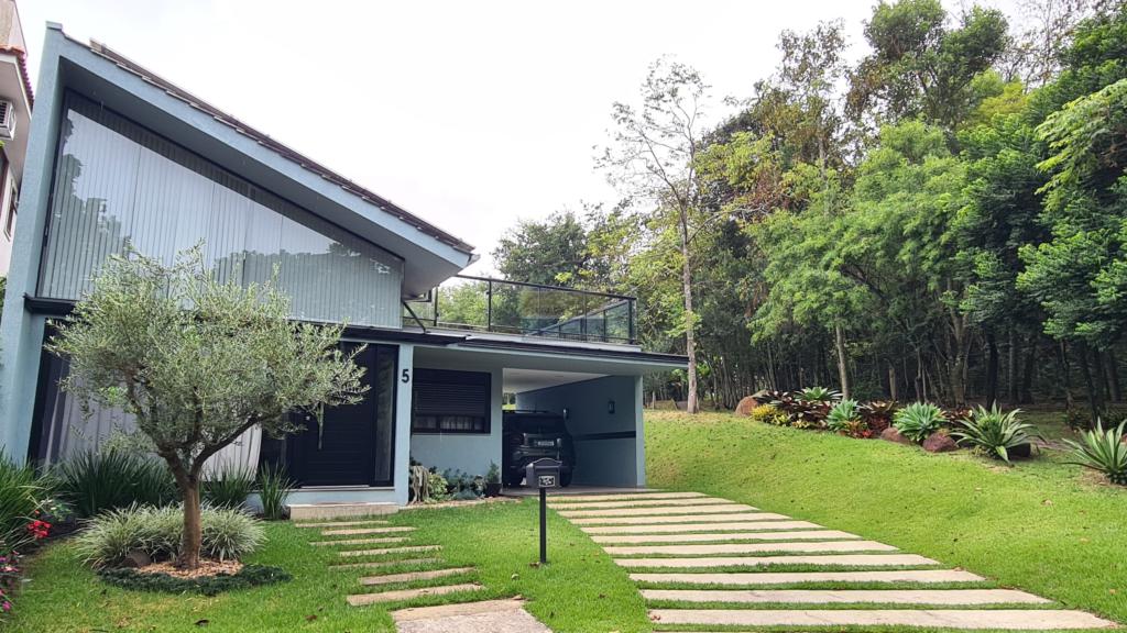 Casa de condomínio 4 dormitórios