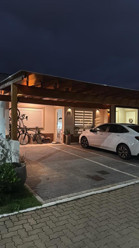 Casa de condomínio 3 dormitórios