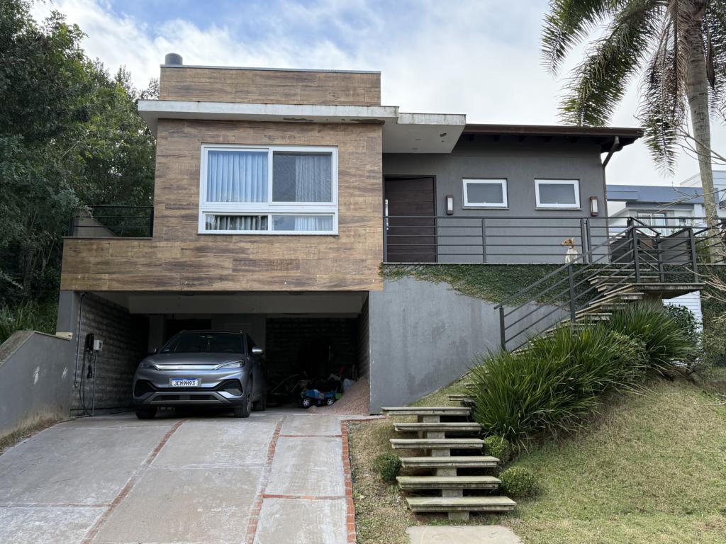 Casa de condomínio 3 dormitórios