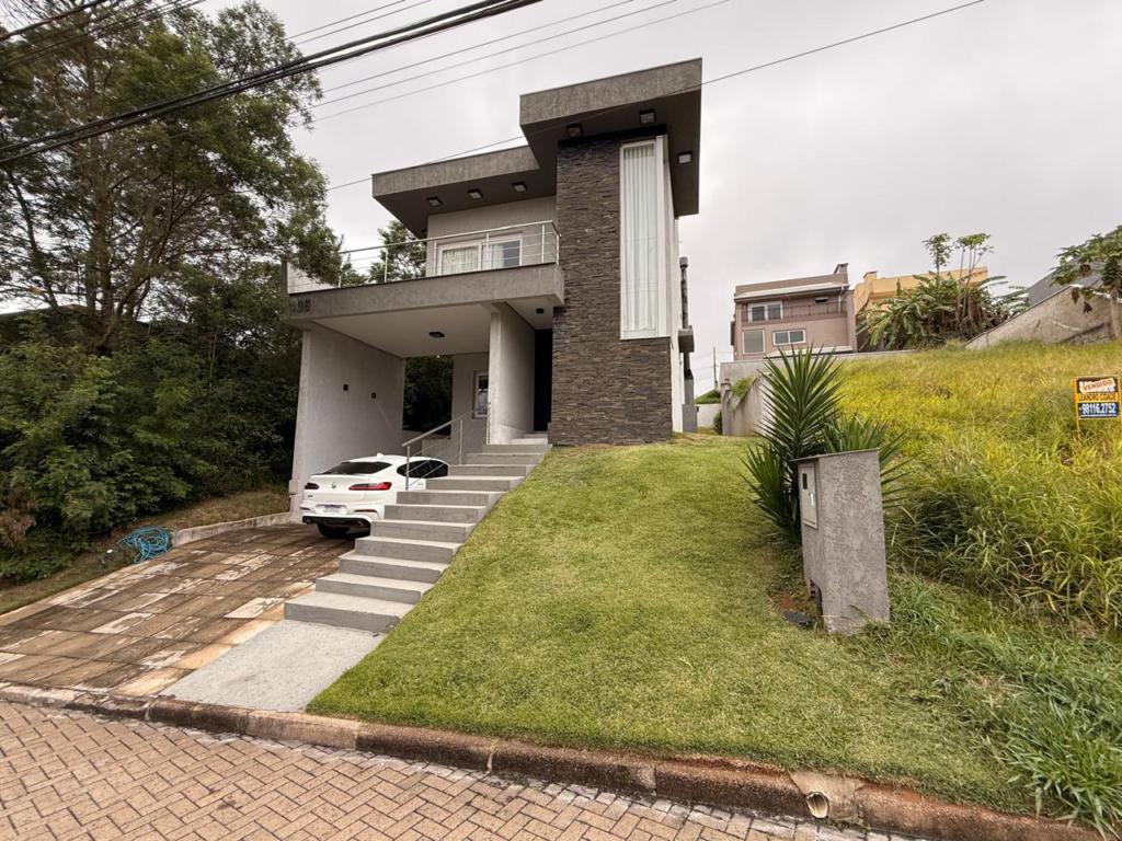 Casa de condomínio 3 dormitórios