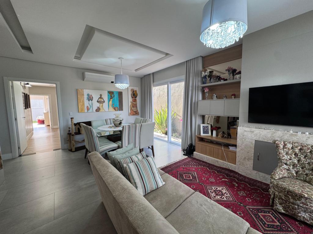 Casa de condomínio 3 dormitórios