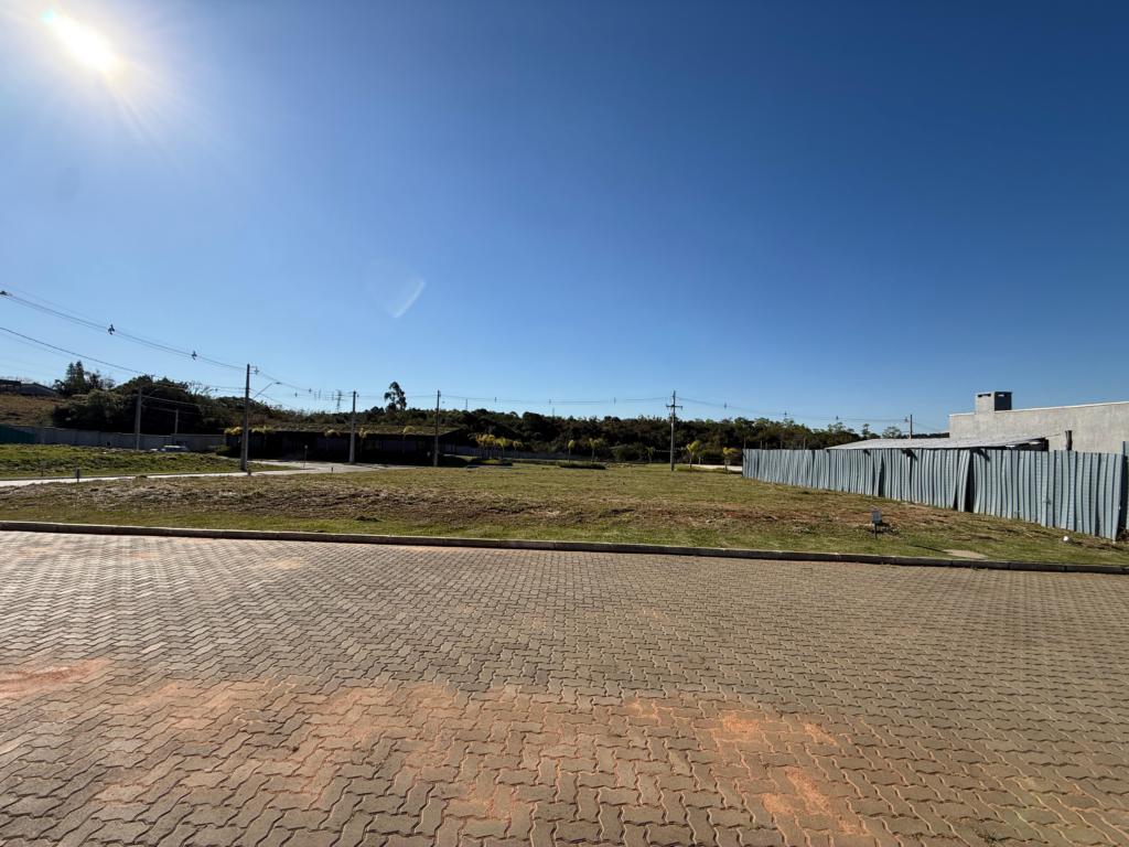 Terreno / Lote / Condomínio