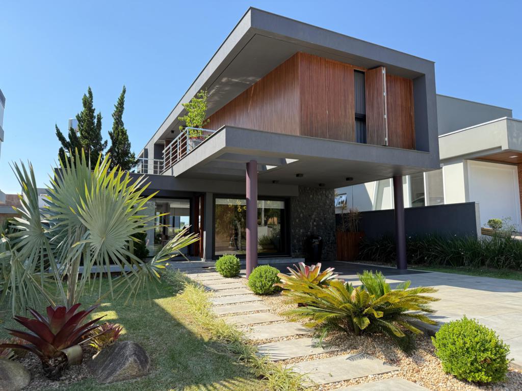 Casa de condomínio 3 dormitórios