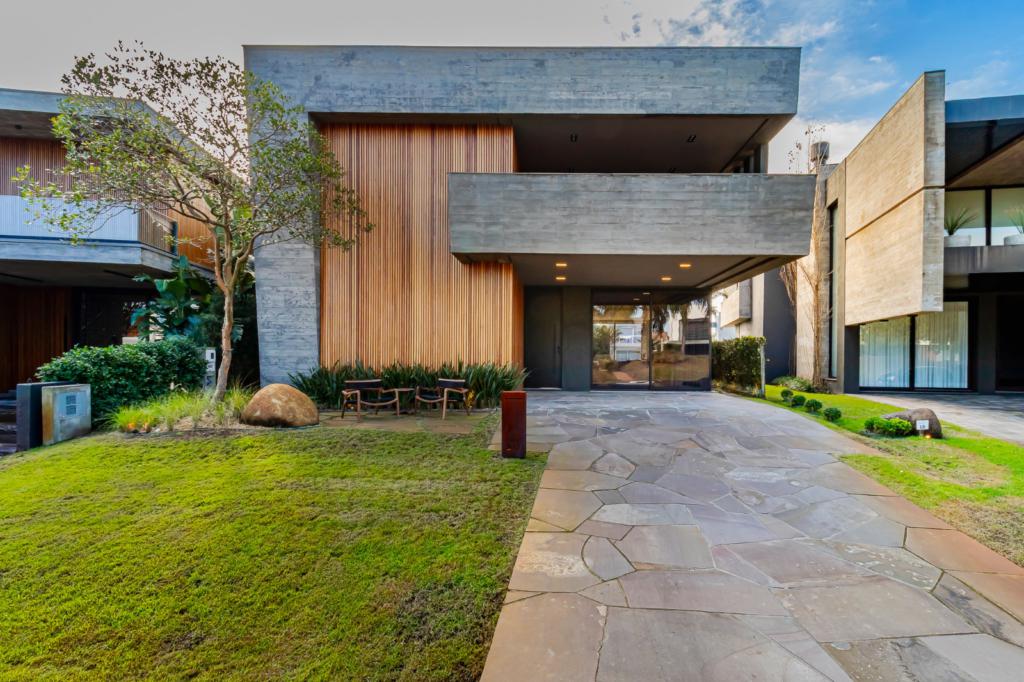 Casa de condomínio 6 dormitórios