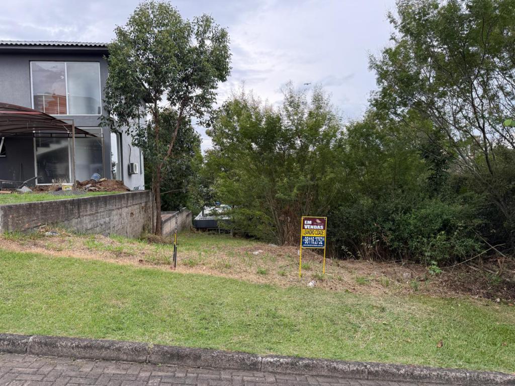 Terreno / Lote / Condomínio