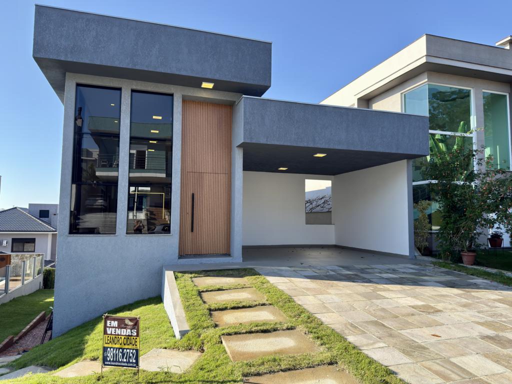 Casa de condomínio 4 dormitórios