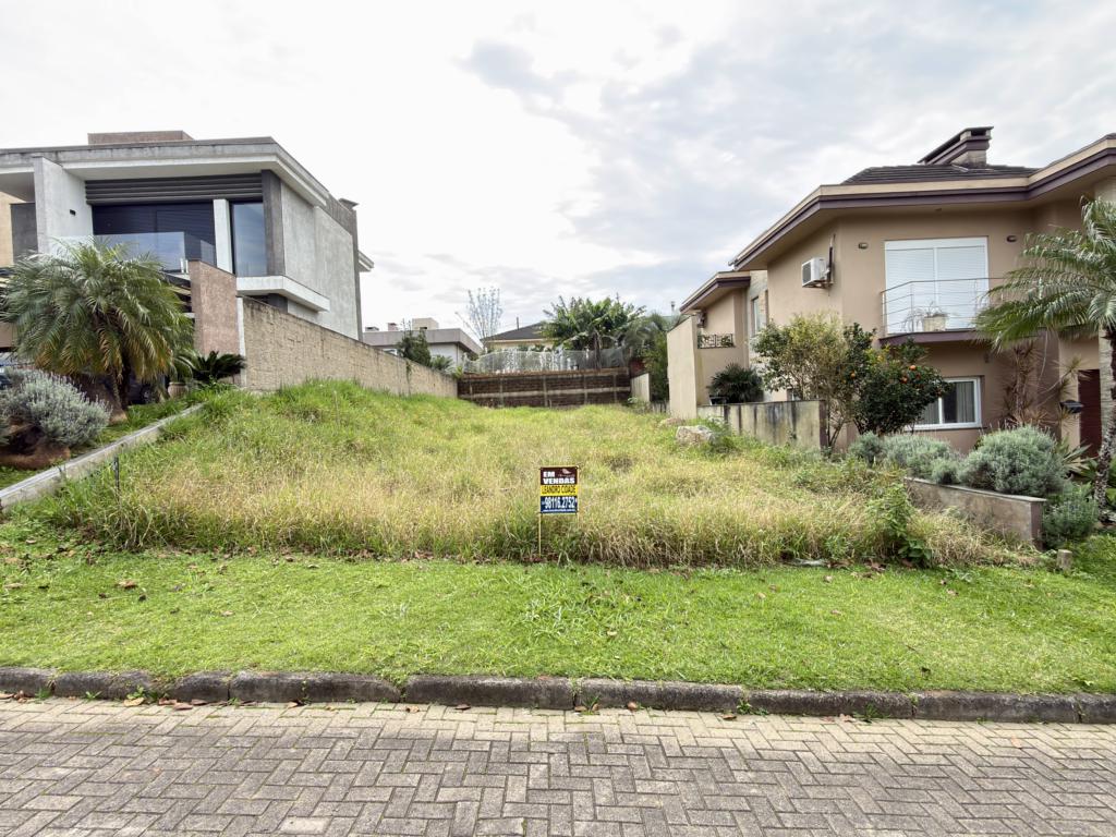 Terreno / Lote / Condomínio