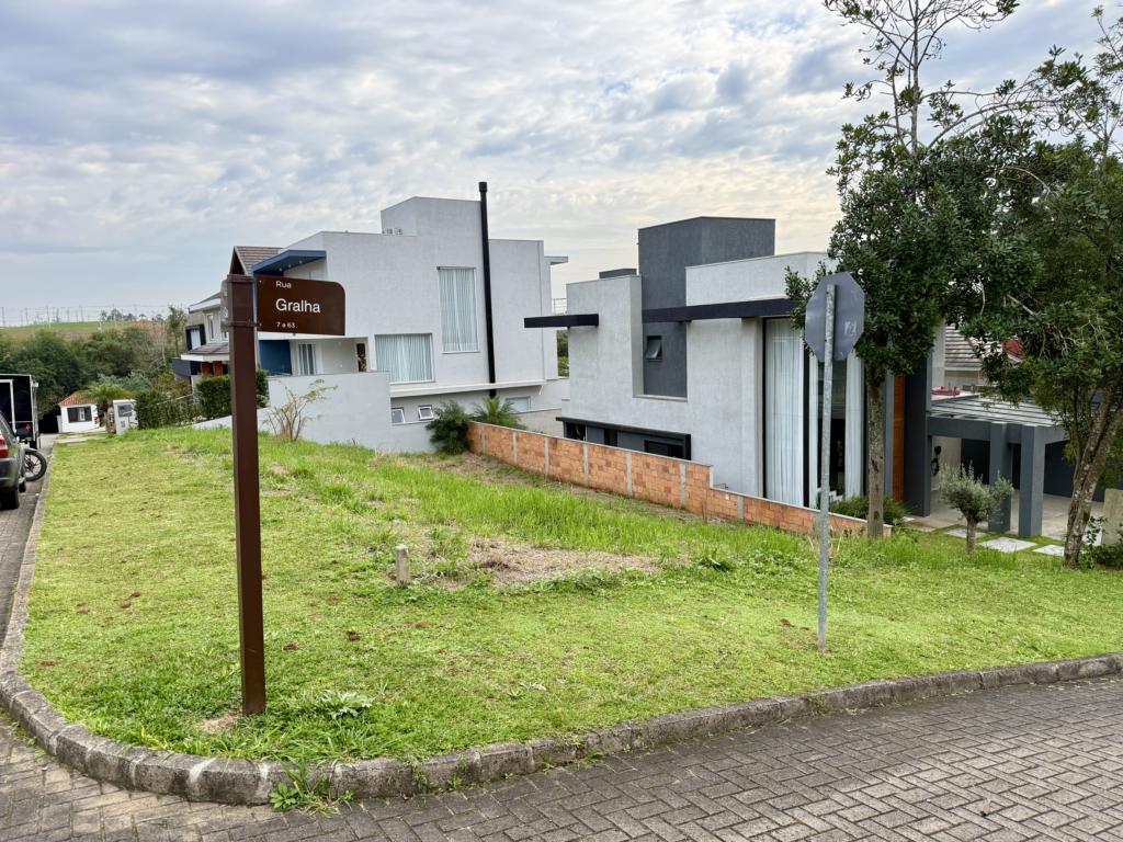 Terreno / Lote / Condomínio